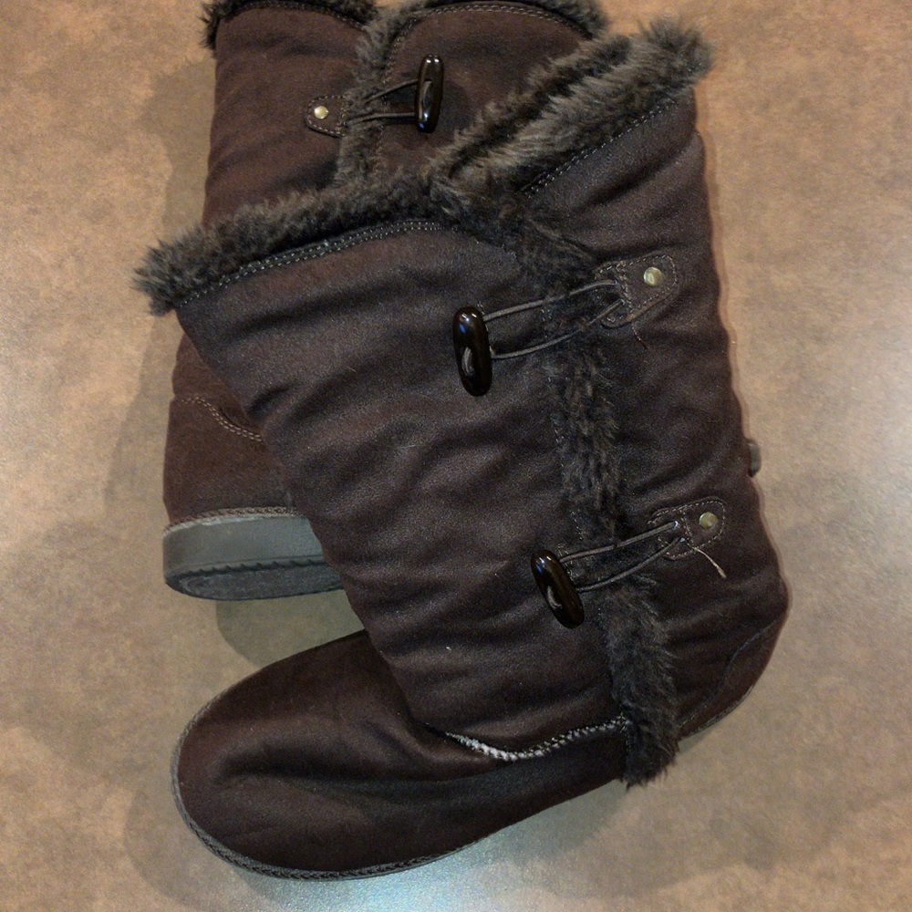 Airwalk Myra Cozy Brown Faux Fur Lined Boots Big girl 5.5